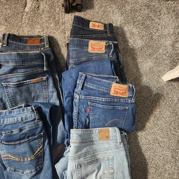 Various Pairs of jeans - Picture 3 of 6